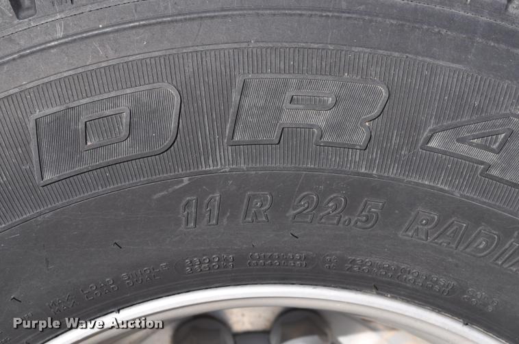 image for item G7499 1999 Peterbilt 379 semi truck