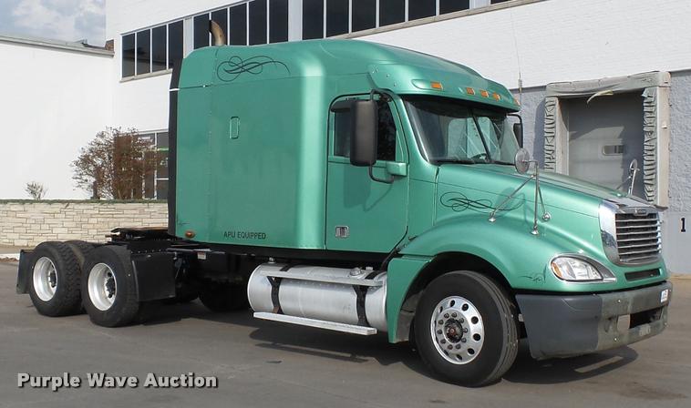 image for item K3430 2013 Freightliner Columbia CL120 glider kit semi truck