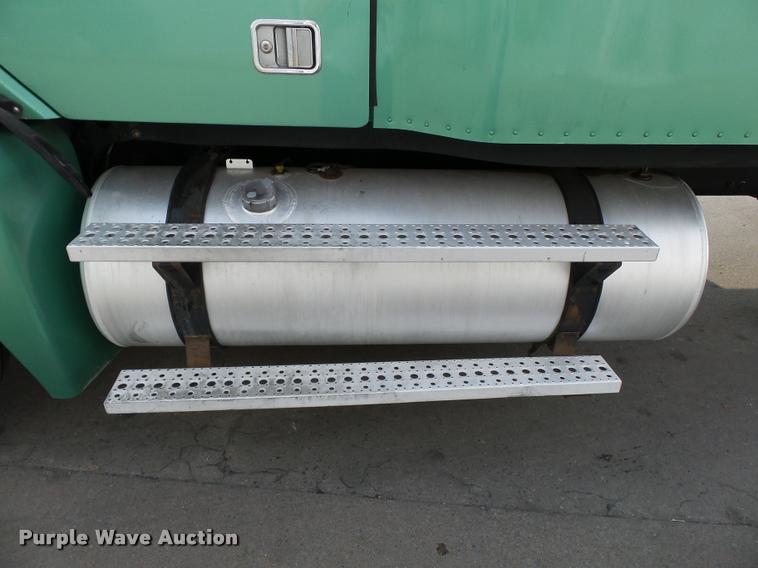 image for item K3430 2013 Freightliner Columbia CL120 glider kit semi truck