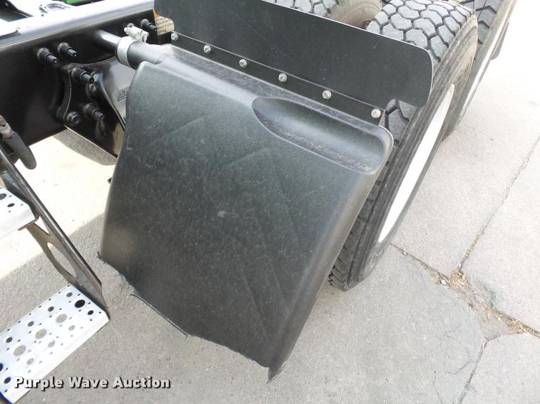 image for item K3430 2013 Freightliner Columbia CL120 glider kit semi truck