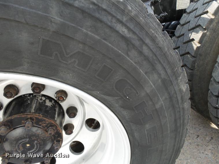 image for item K3430 2013 Freightliner Columbia CL120 glider kit semi truck