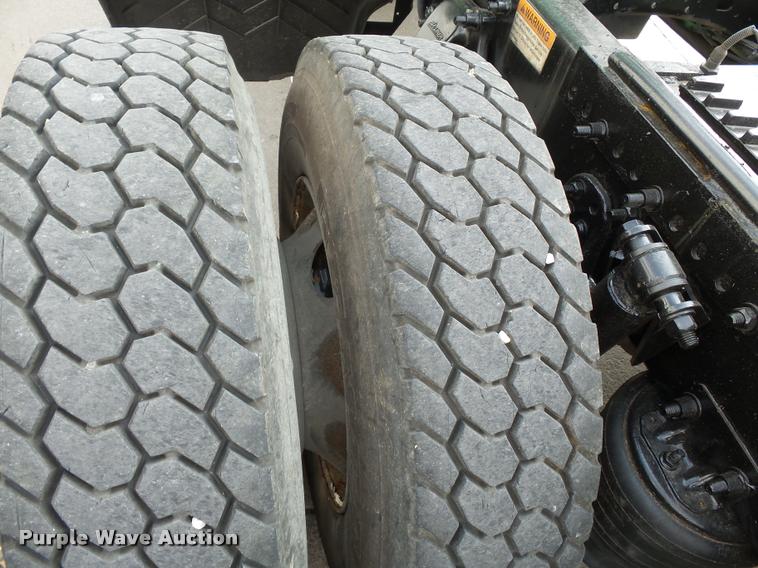 image for item K3430 2013 Freightliner Columbia CL120 glider kit semi truck