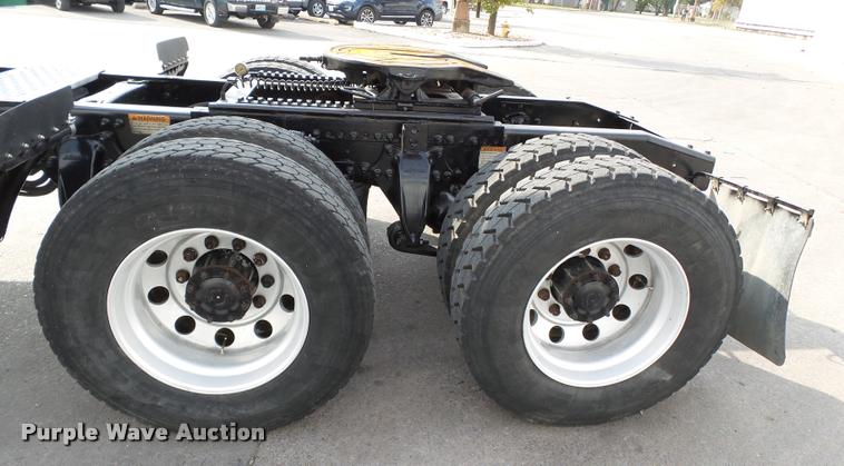 image for item K3430 2013 Freightliner Columbia CL120 glider kit semi truck