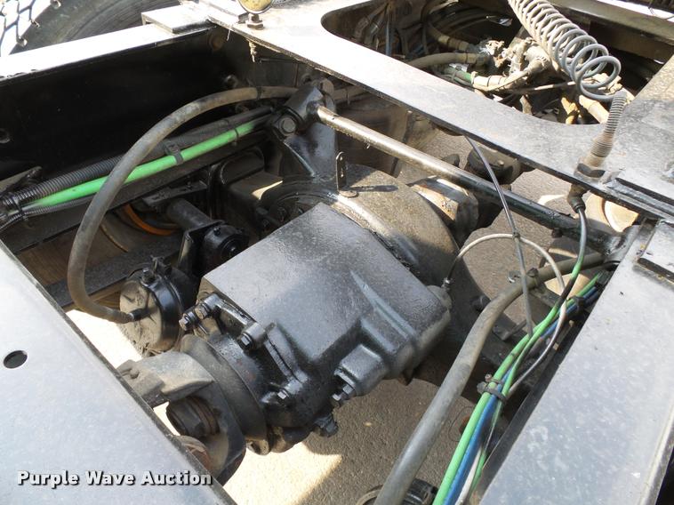 image for item K3430 2013 Freightliner Columbia CL120 glider kit semi truck