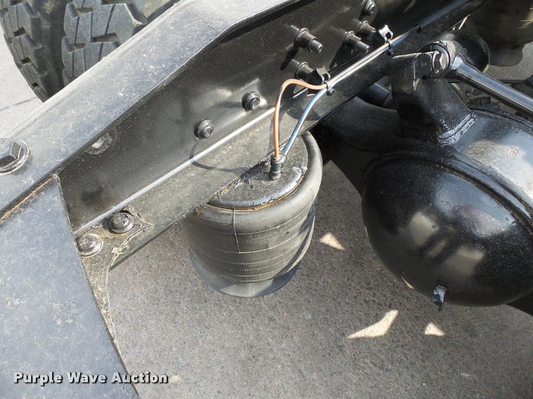 image for item K3430 2013 Freightliner Columbia CL120 glider kit semi truck