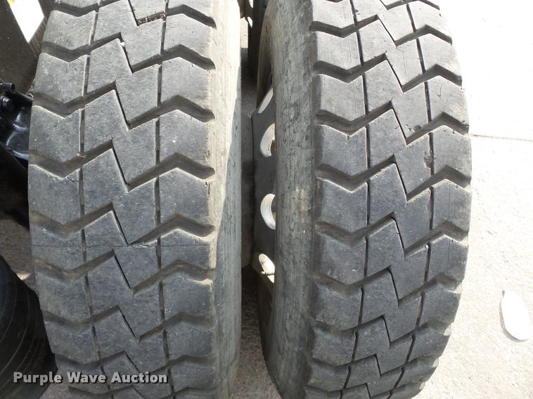 image for item K3430 2013 Freightliner Columbia CL120 glider kit semi truck