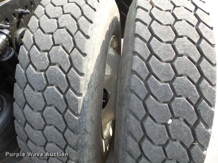 image for item K3430 2013 Freightliner Columbia CL120 glider kit semi truck