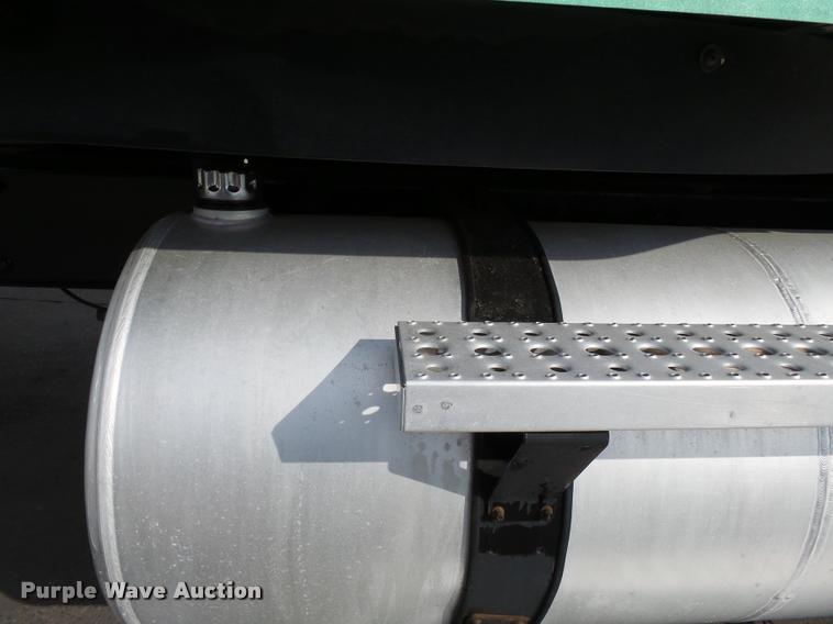 image for item K3430 2013 Freightliner Columbia CL120 glider kit semi truck