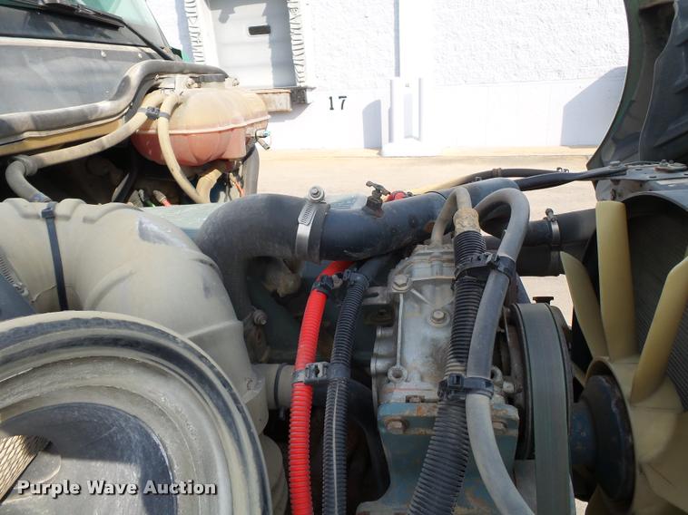 image for item K3430 2013 Freightliner Columbia CL120 glider kit semi truck