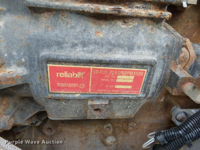 image for item K3430 2013 Freightliner Columbia CL120 glider kit semi truck