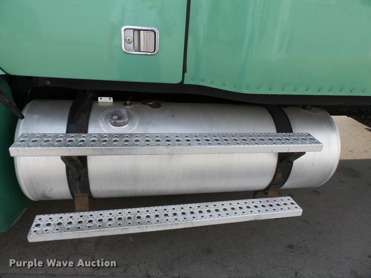 image for item K3430 2013 Freightliner Columbia CL120 glider kit semi truck