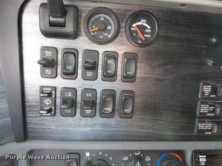 image for item K3430 2013 Freightliner Columbia CL120 glider kit semi truck