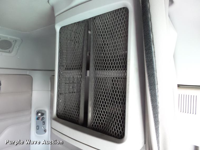 image for item K3430 2013 Freightliner Columbia CL120 glider kit semi truck