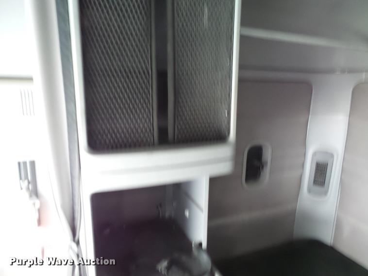 image for item K3430 2013 Freightliner Columbia CL120 glider kit semi truck