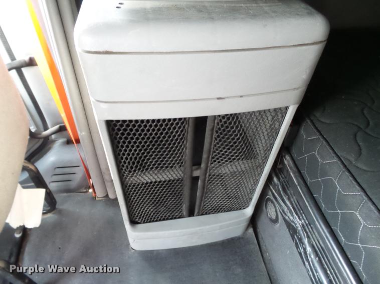 image for item K3430 2013 Freightliner Columbia CL120 glider kit semi truck