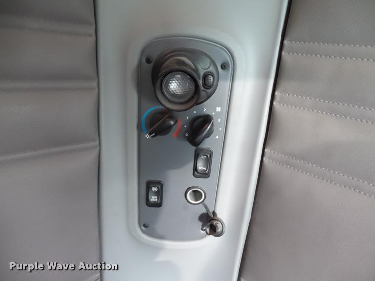 image for item K3430 2013 Freightliner Columbia CL120 glider kit semi truck