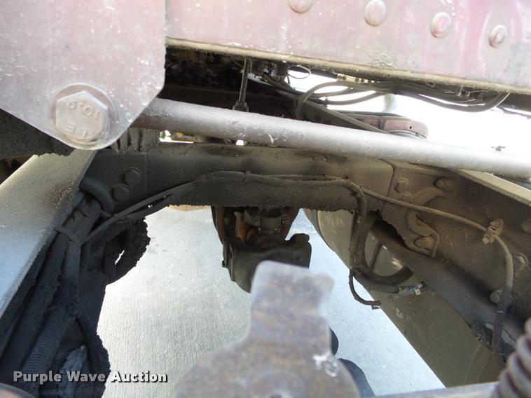 image for item K3436 2004 Peterbilt 378 semi truck