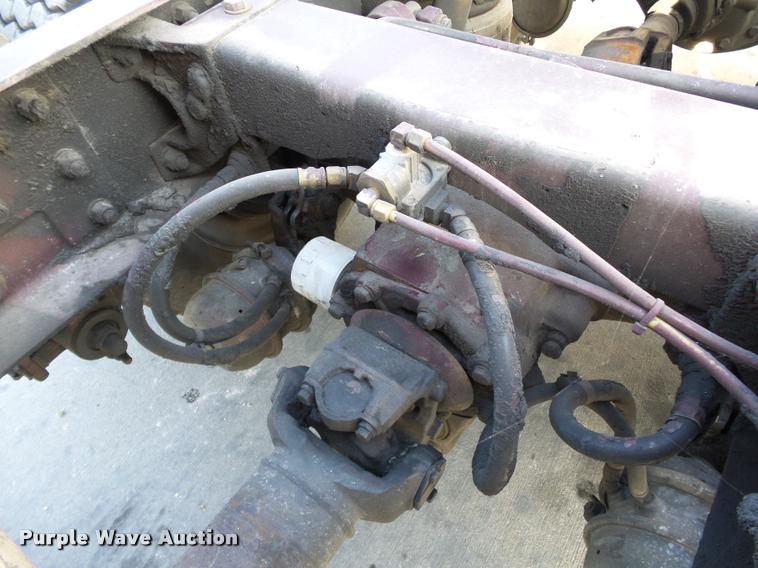 image for item K3436 2004 Peterbilt 378 semi truck