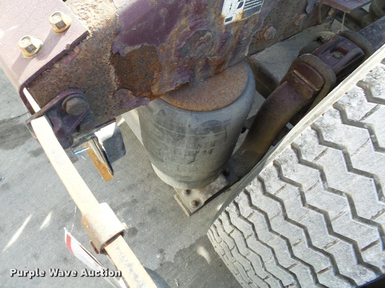 image for item K3436 2004 Peterbilt 378 semi truck