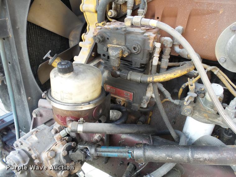 image for item K3436 2004 Peterbilt 378 semi truck