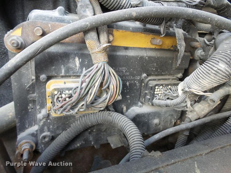 image for item K3436 2004 Peterbilt 378 semi truck