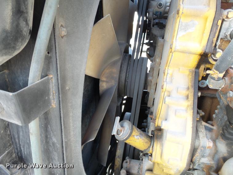 image for item K3436 2004 Peterbilt 378 semi truck