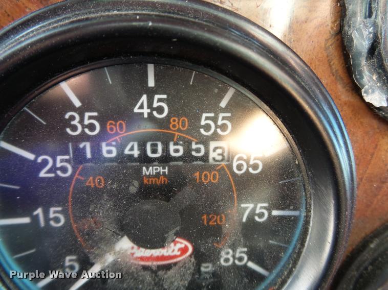 image for item K3436 2004 Peterbilt 378 semi truck