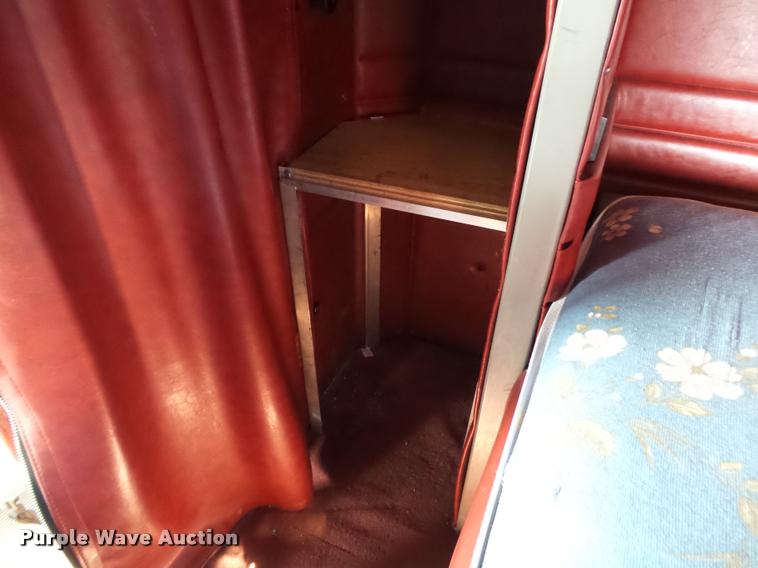 image for item K3436 2004 Peterbilt 378 semi truck