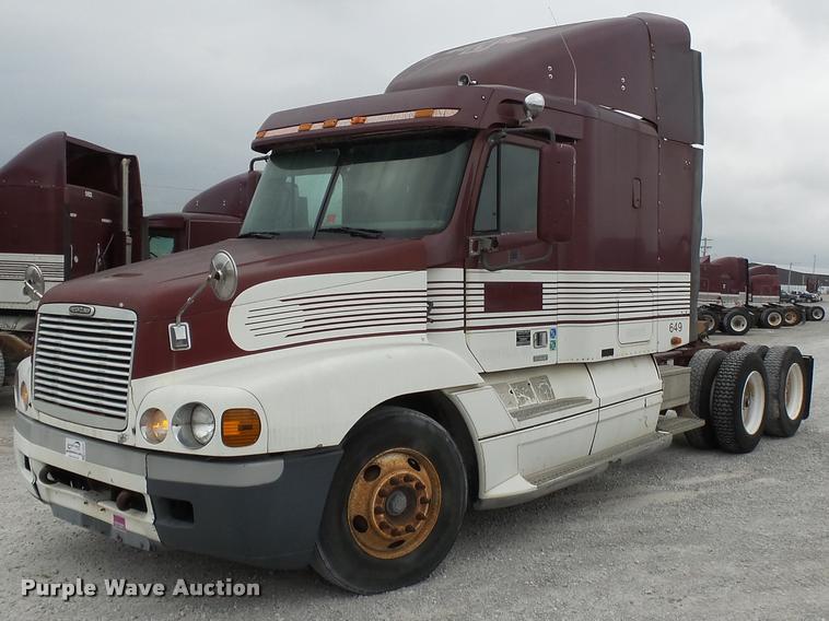 image for item K3437 2000 Freightliner Century Class 120 semi truck