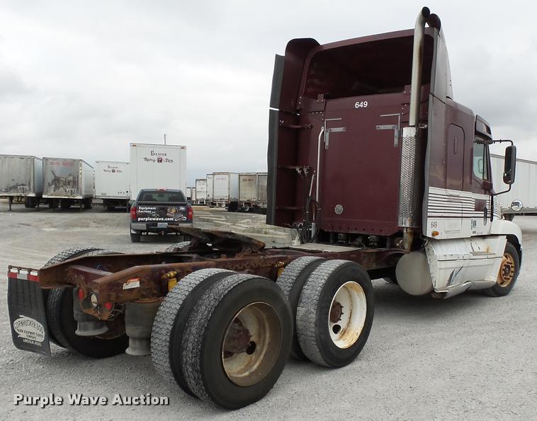 image for item K3437 2000 Freightliner Century Class 120 semi truck