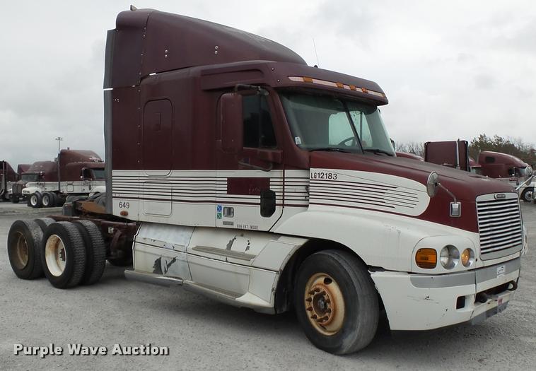 image for item K3437 2000 Freightliner Century Class 120 semi truck
