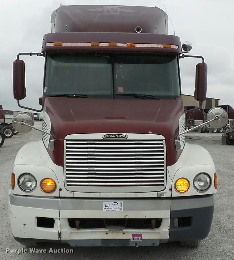 image for item K3437 2000 Freightliner Century Class 120 semi truck