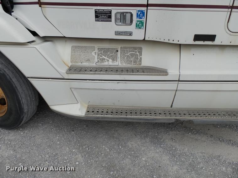 image for item K3437 2000 Freightliner Century Class 120 semi truck