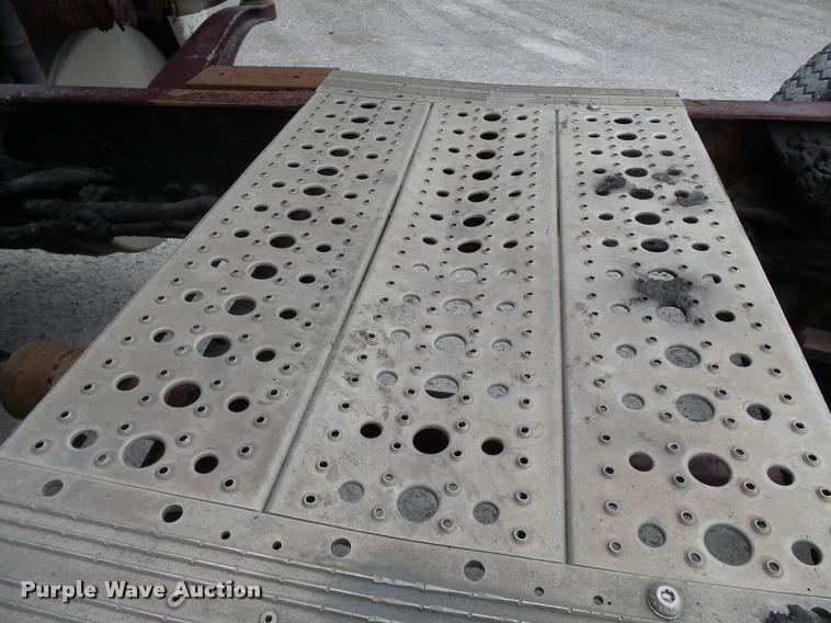 image for item K3437 2000 Freightliner Century Class 120 semi truck