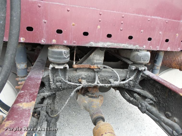 image for item K3437 2000 Freightliner Century Class 120 semi truck