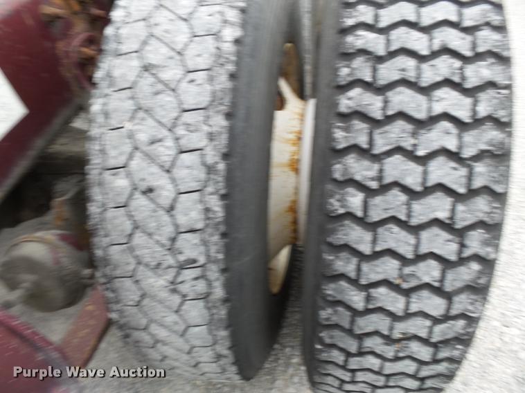 image for item K3437 2000 Freightliner Century Class 120 semi truck