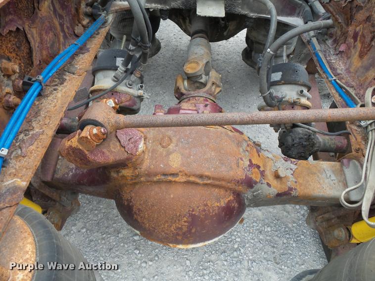 image for item K3437 2000 Freightliner Century Class 120 semi truck