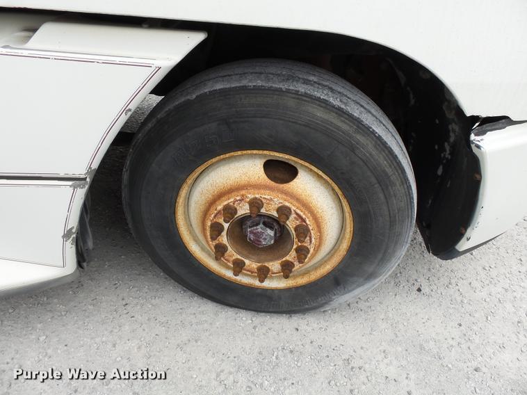 image for item K3437 2000 Freightliner Century Class 120 semi truck