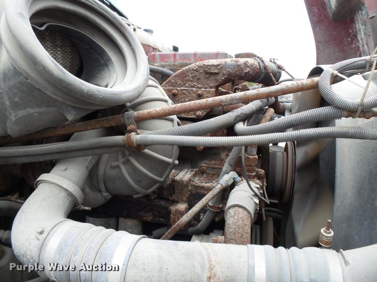 image for item K3437 2000 Freightliner Century Class 120 semi truck