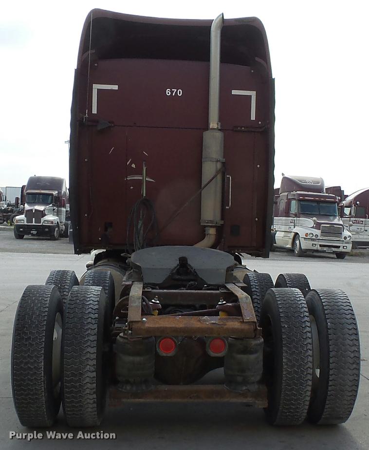 image for item K3440 2000 Kenworth T2000 glider kit semi truck