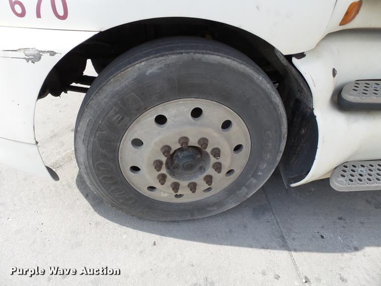 image for item K3440 2000 Kenworth T2000 glider kit semi truck