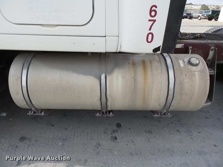 image for item K3440 2000 Kenworth T2000 glider kit semi truck