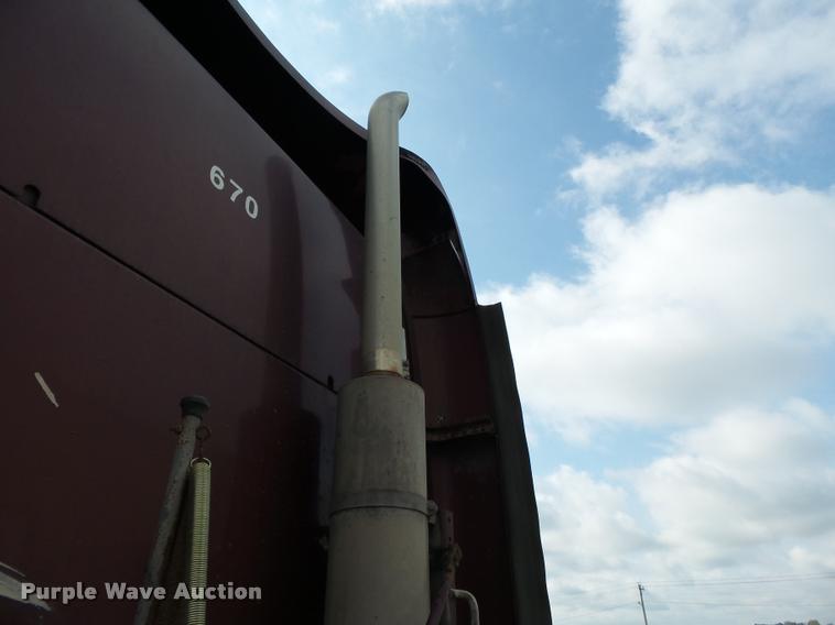 image for item K3440 2000 Kenworth T2000 glider kit semi truck