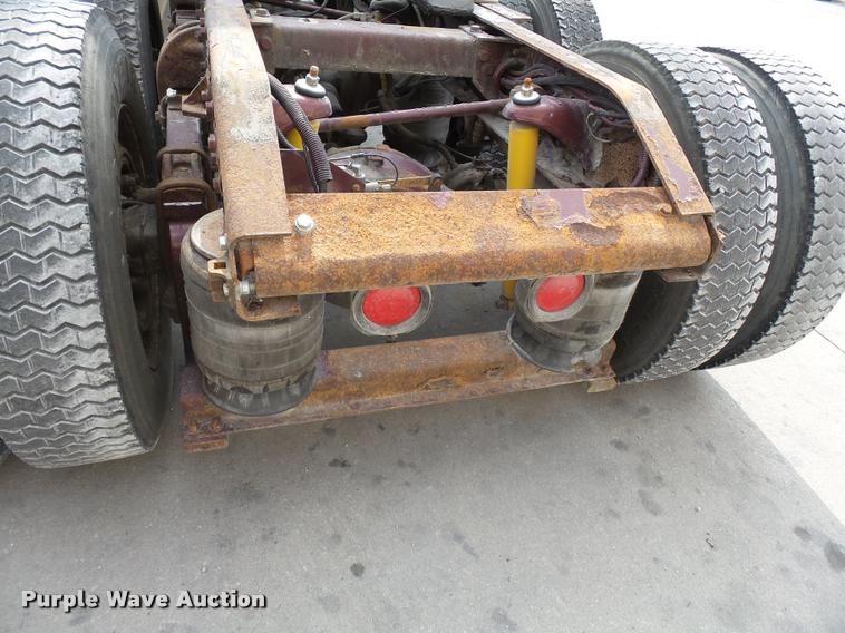 image for item K3440 2000 Kenworth T2000 glider kit semi truck