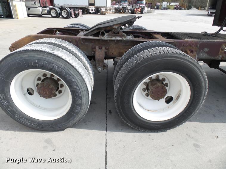 image for item K3440 2000 Kenworth T2000 glider kit semi truck