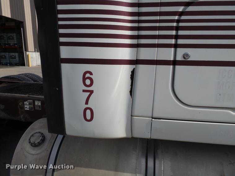 image for item K3440 2000 Kenworth T2000 glider kit semi truck