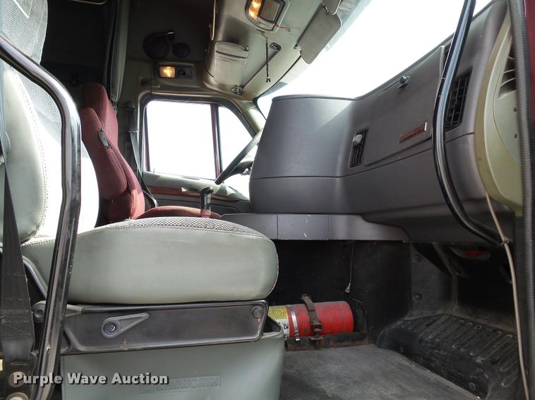 image for item K3440 2000 Kenworth T2000 glider kit semi truck