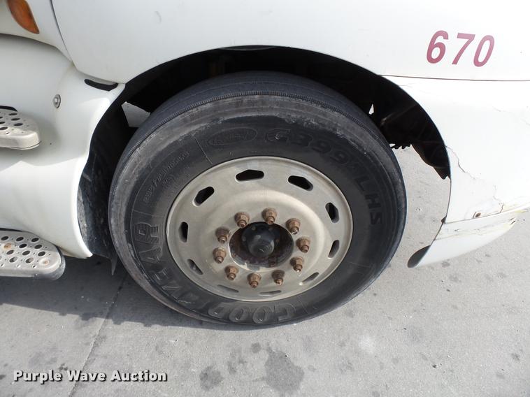 image for item K3440 2000 Kenworth T2000 glider kit semi truck