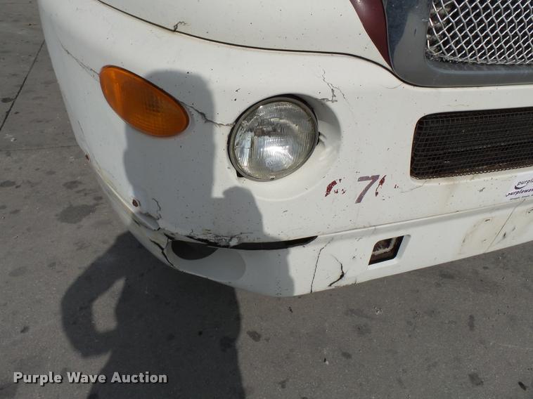 image for item K3440 2000 Kenworth T2000 glider kit semi truck