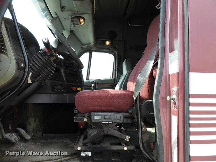 image for item K3440 2000 Kenworth T2000 glider kit semi truck